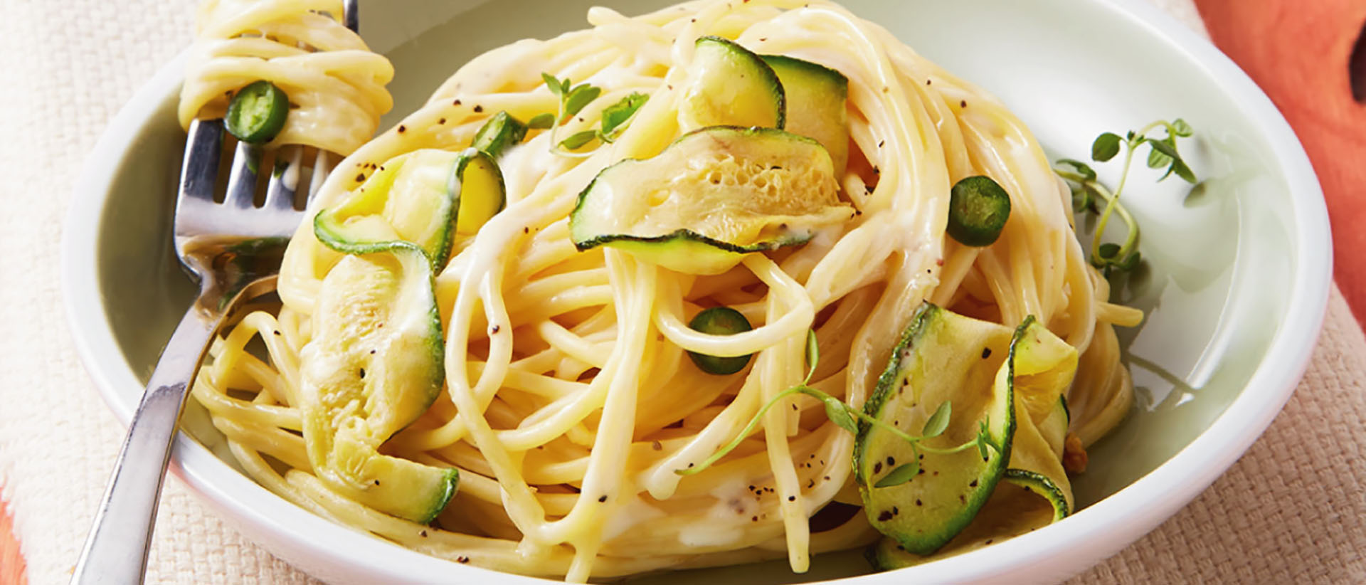 SPAGHETTI CON LÁMINAS DE CALABAZA Y CHILE DE ÁRBOL